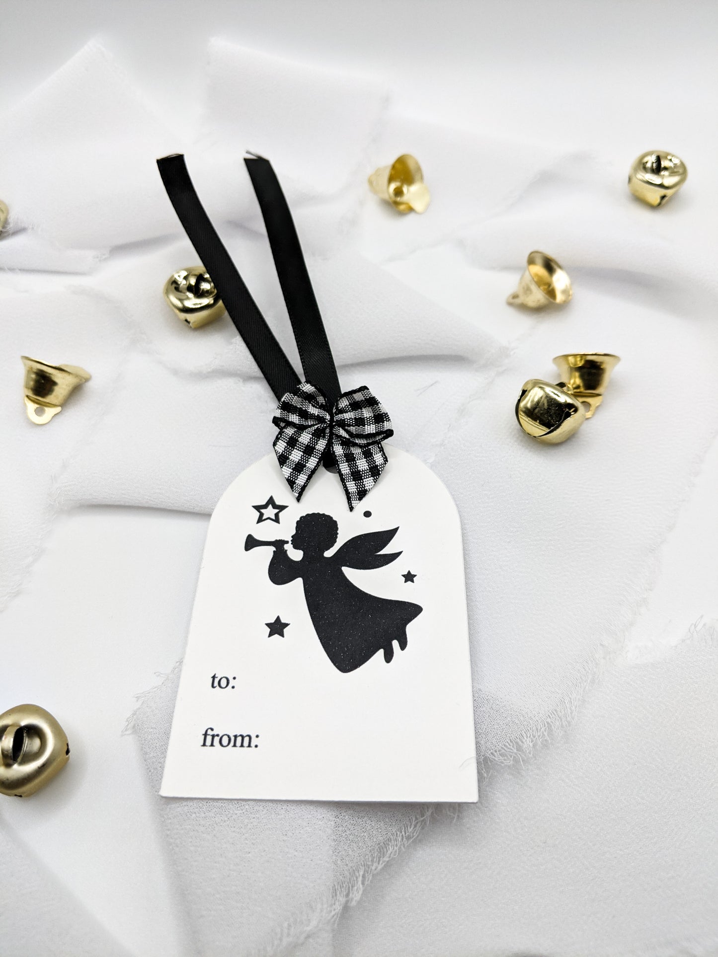 Set of 8, White and Black Christmas Gift Tags