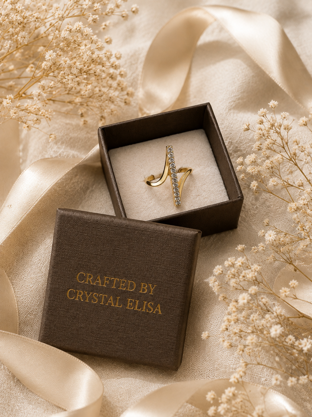 Sable Minimal Ring: Gold Bar Ring
