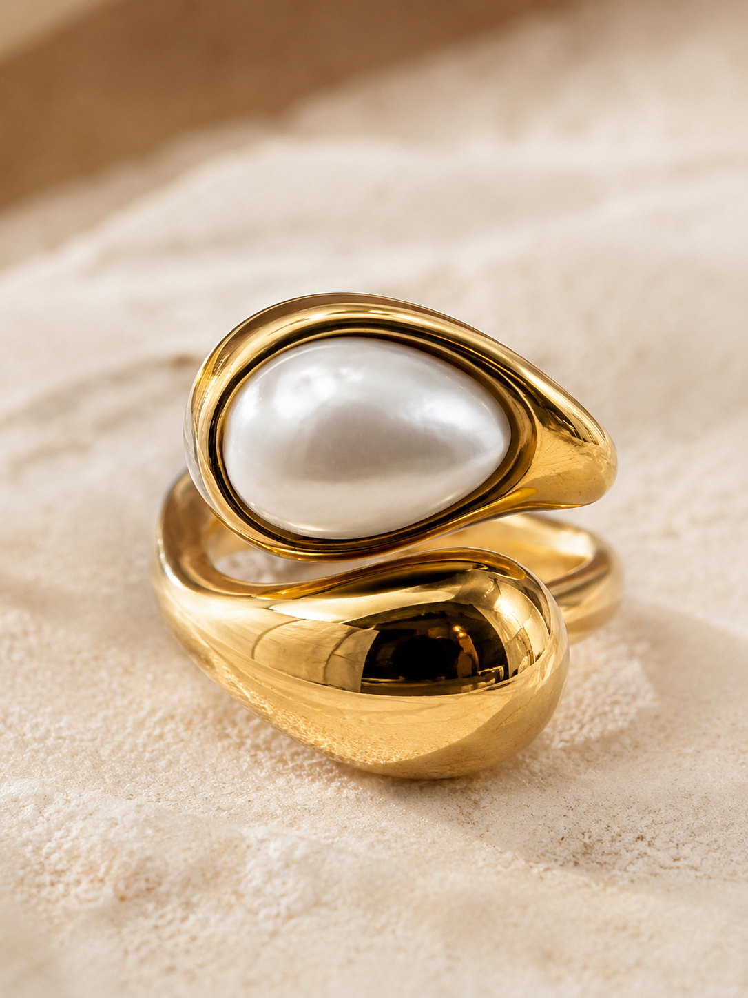 Pearl Whisper Ring: Brown & White