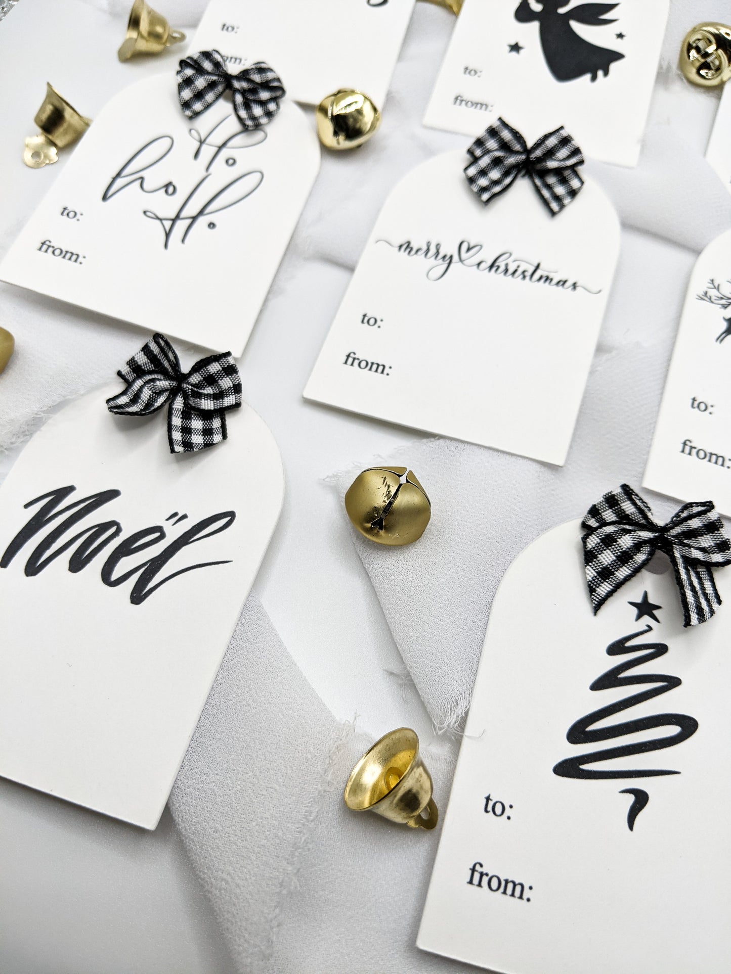 Set of 8, White and Black Christmas Gift Tags